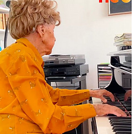 image : Colette, toujours pianiste et toujours gaie, à bientôt 107 ans