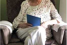 image : A 93 ans, Mme Dubreuil poétesse à l'honneur dans Sud-Ouest